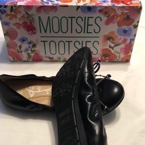 Black flats